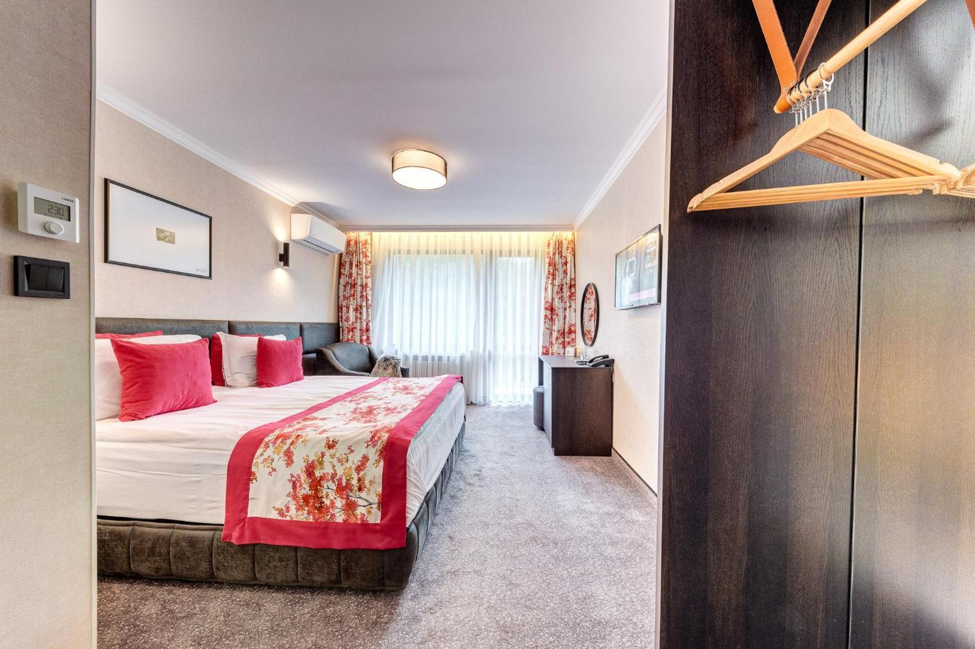 Spa Hotel Kiparis Smolyan Ngoại thất bức ảnh
